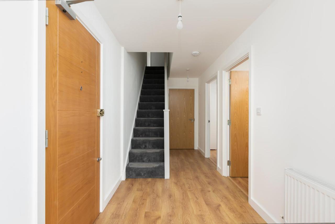 Skyvillion - 4 Bed Luxury Apartment With Balcony & Parking Enfield Exterior foto