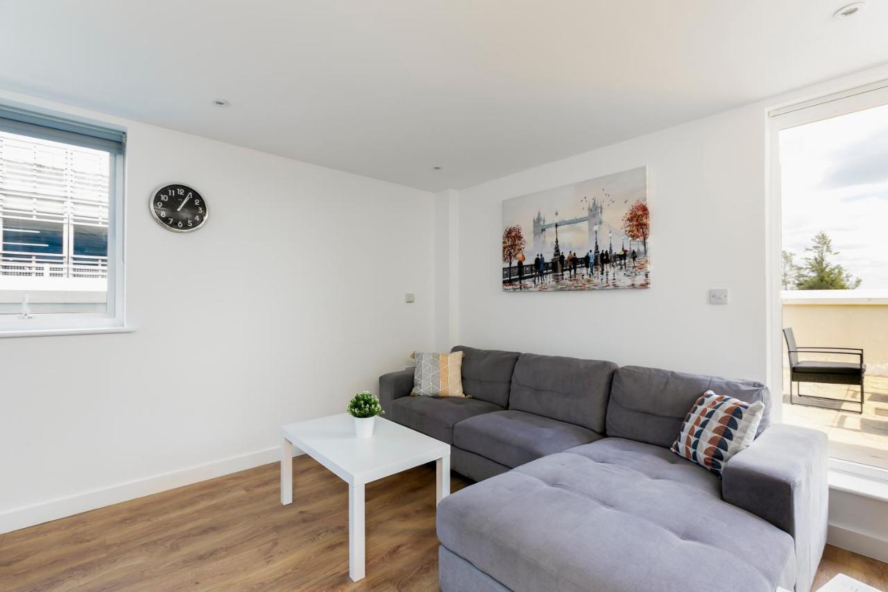 Skyvillion - 4 Bed Luxury Apartment With Balcony & Parking Enfield Exterior foto